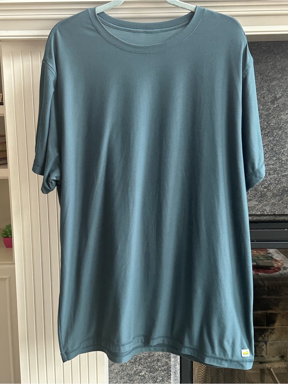 Vuori Short Sleeve Crew Tee in Slate Teal